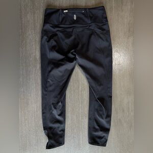 Free People Movement Solid Black Ruched Capris Cropped Leggings M